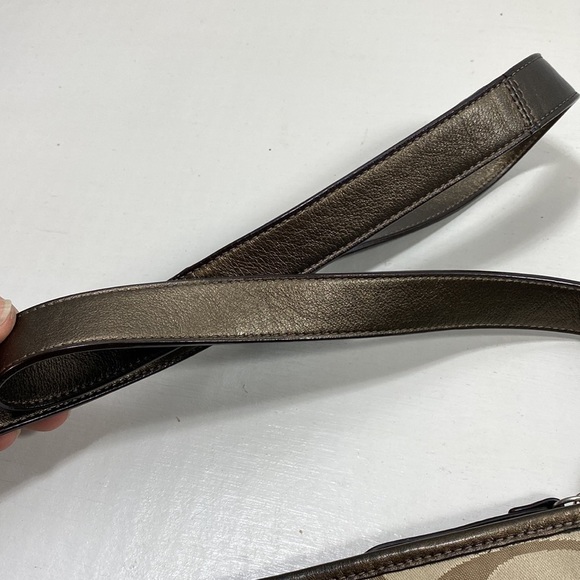 Coach signature crossbody / shoulder bag - Picture 3 of 13
